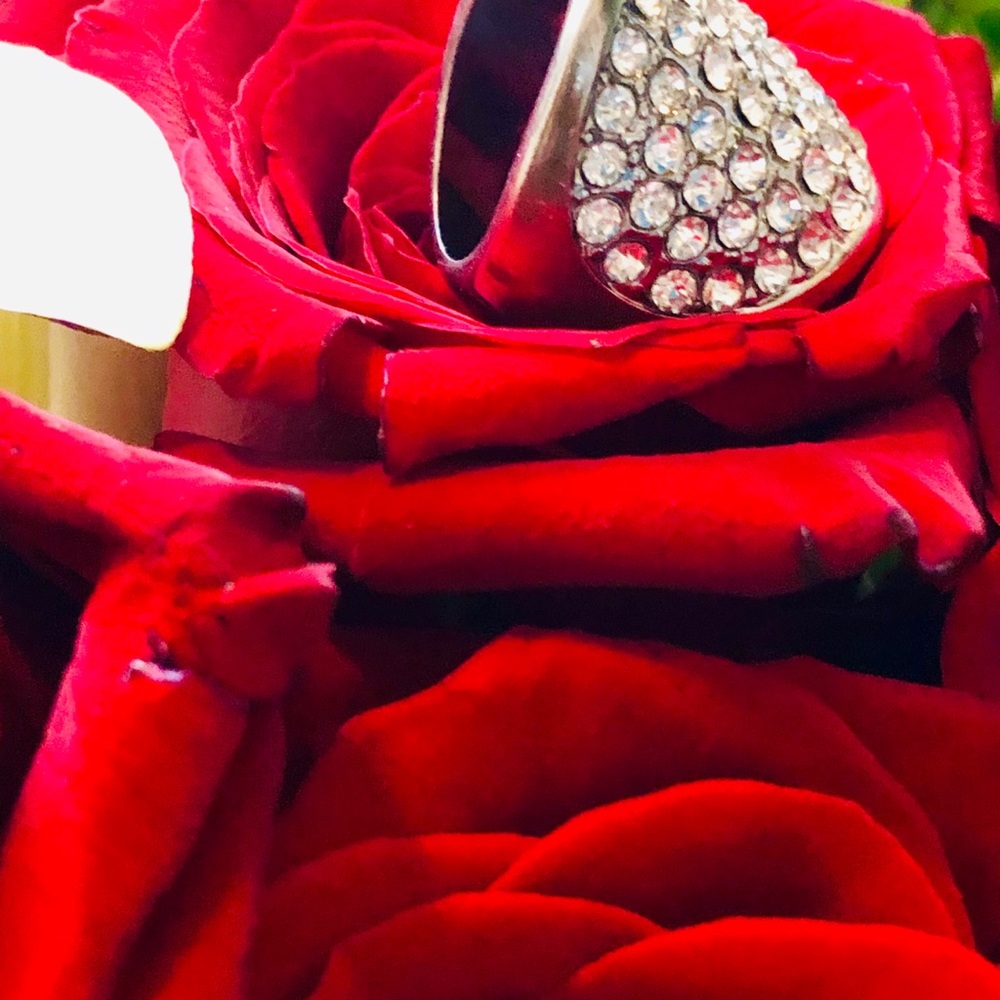 🌹RING 🌹 - Picture 2 of 3